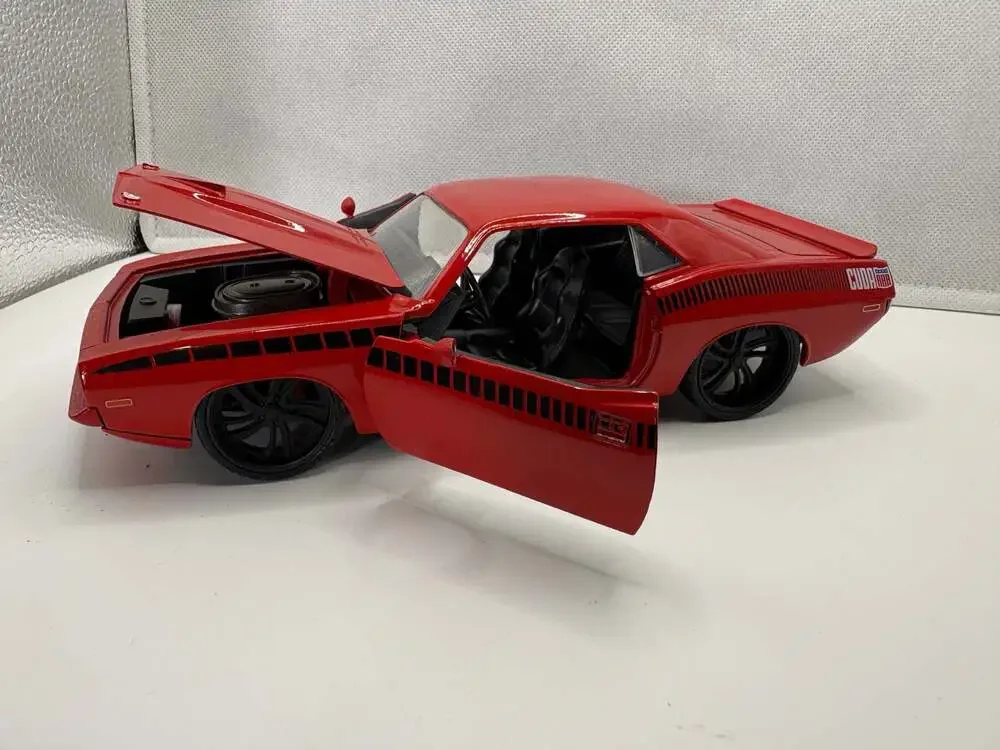 Jada Toys Big Time Muscle 1/24 Scale 1973 Plymouth Barracuda Diecast Car
